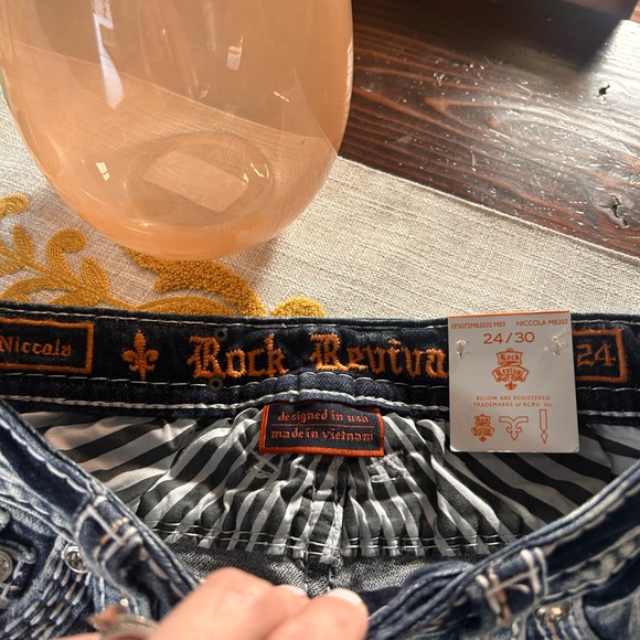 NWT, Rock Revival Niccola, Mid-rise - Picture 11 of 11